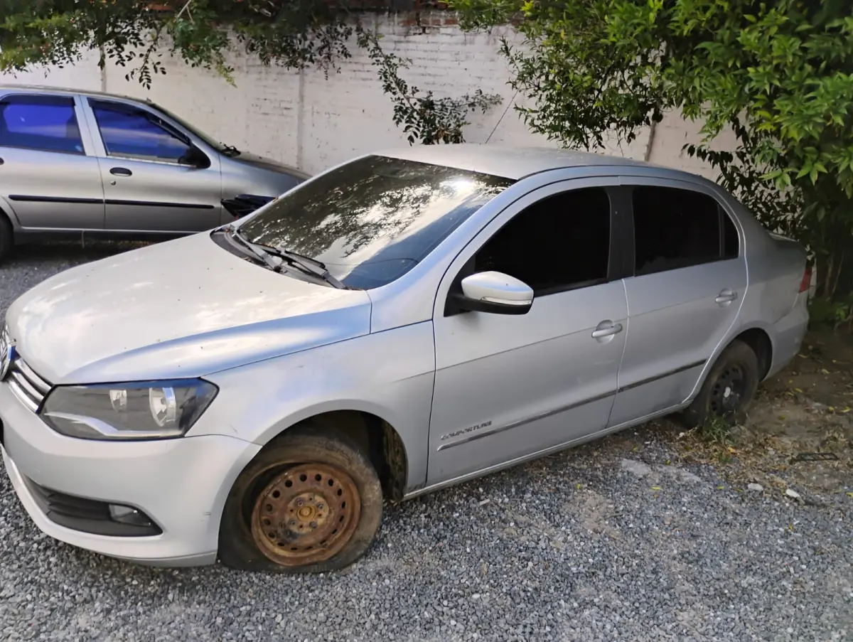 LOTE 001 - VEÍCULO VW/VOYAGE CL MB, ano/modelo 2015/2016
