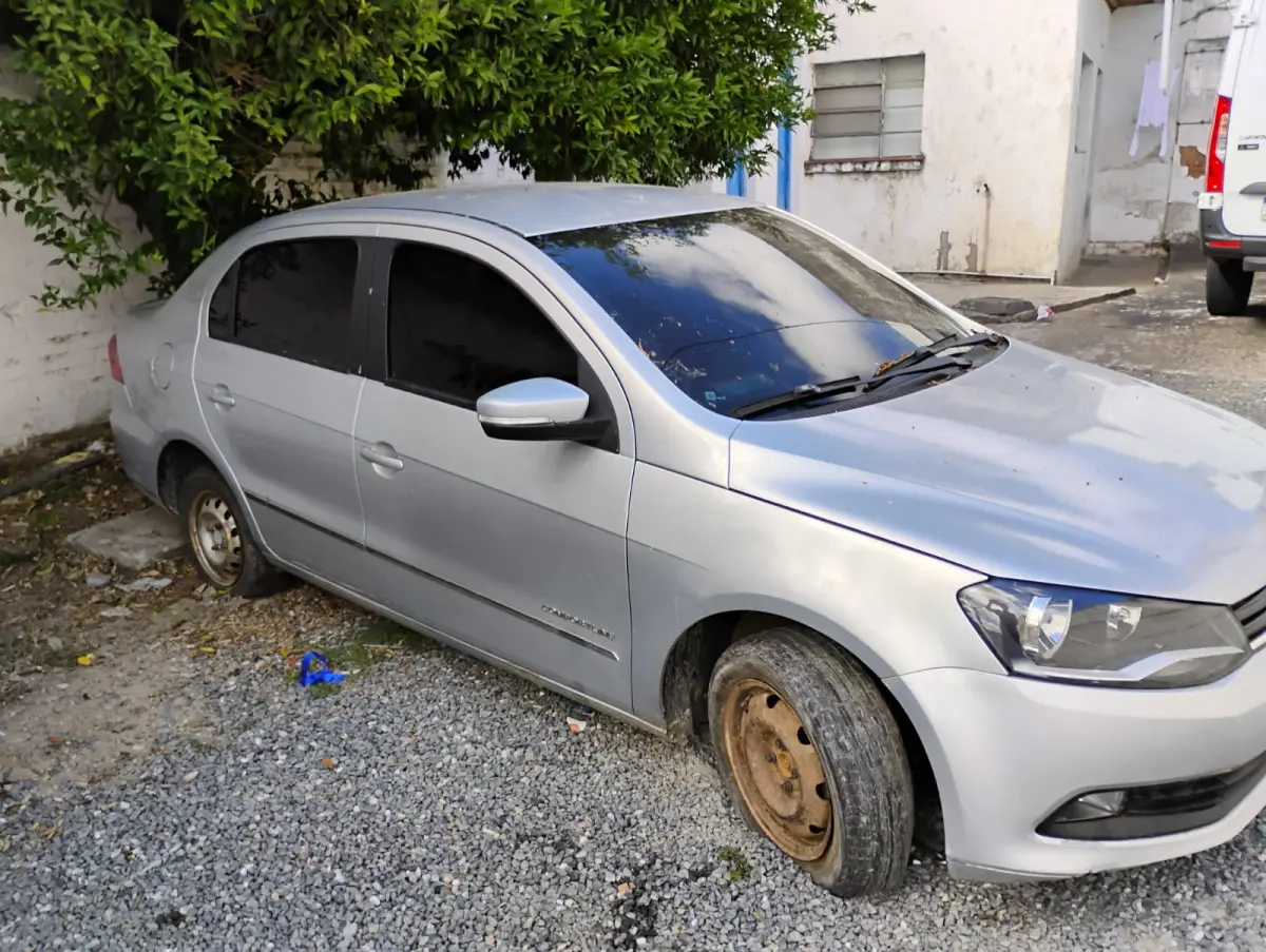LOTE 001 - VEÍCULO VW/VOYAGE CL MB, ano/modelo 2015/2016