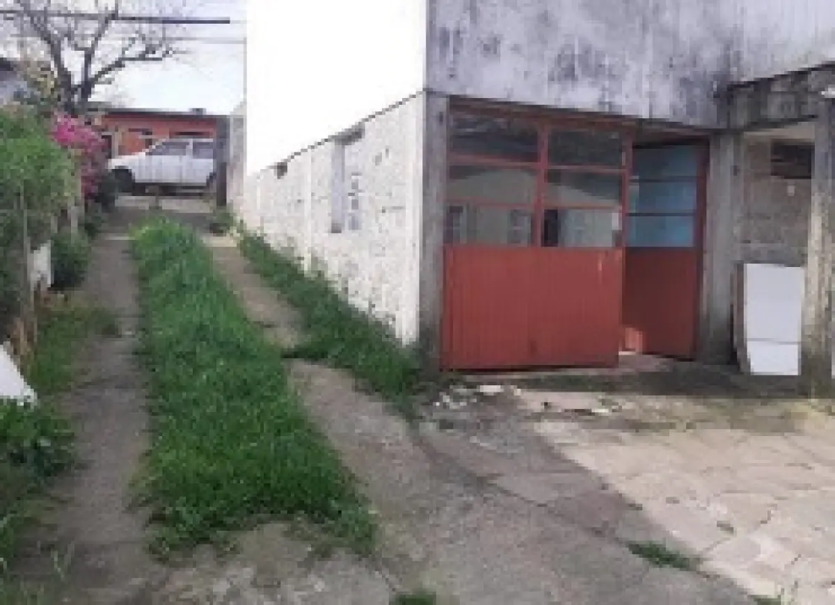 LOTE 001 - 50% DE UM IMÓVEL RESIDENCIAL, VIAMÃO/RS