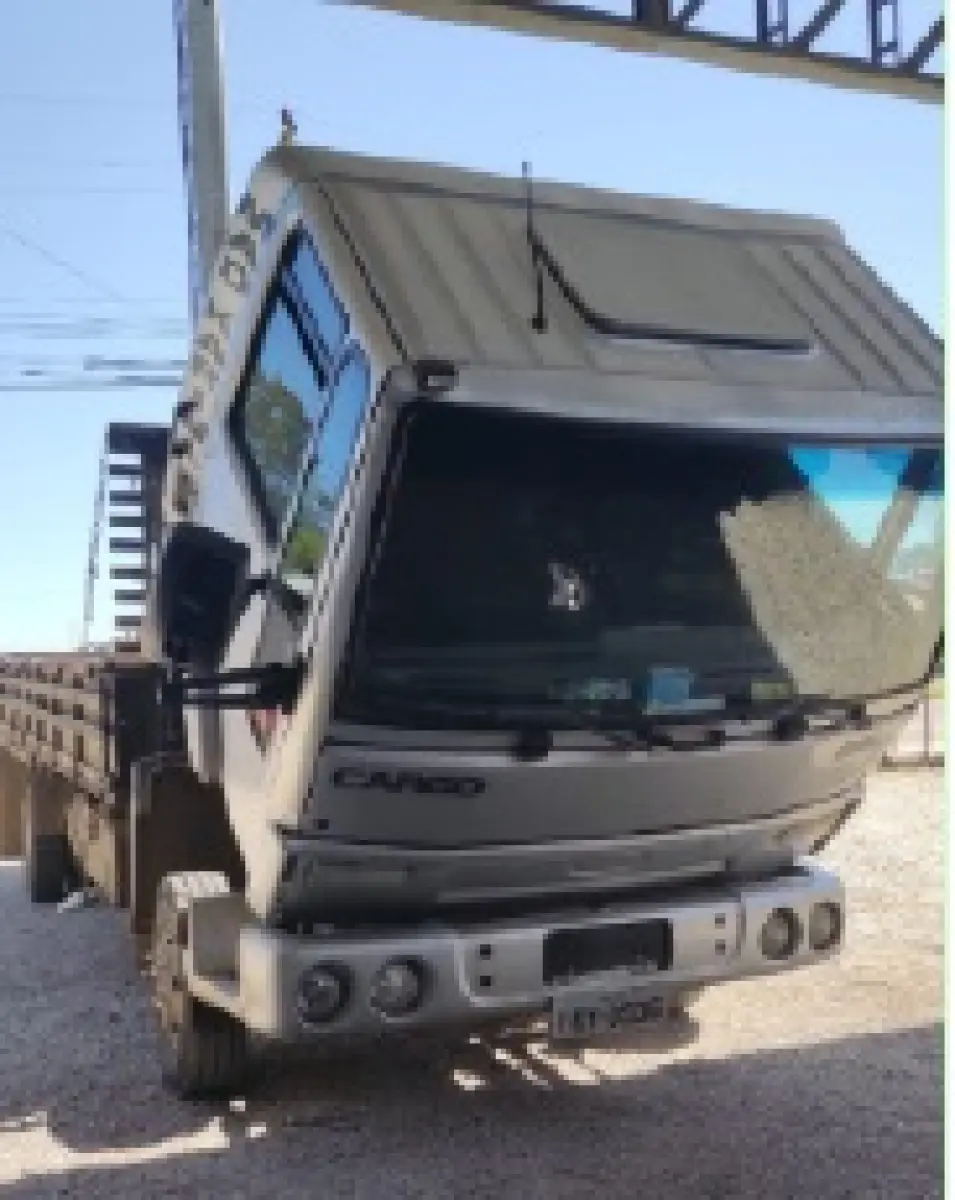 LOTE 001 - CAMINHÃO FORD/CARGO 815 E